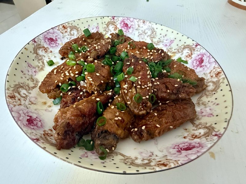 第一次尝试做可乐鸡翅，感觉还不错，算是成功了